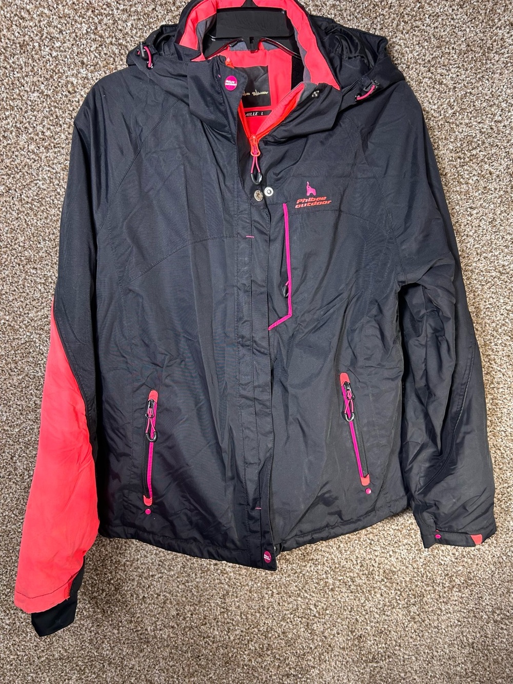 Phibee Outdoor Black Ski Coat with Pink Accent